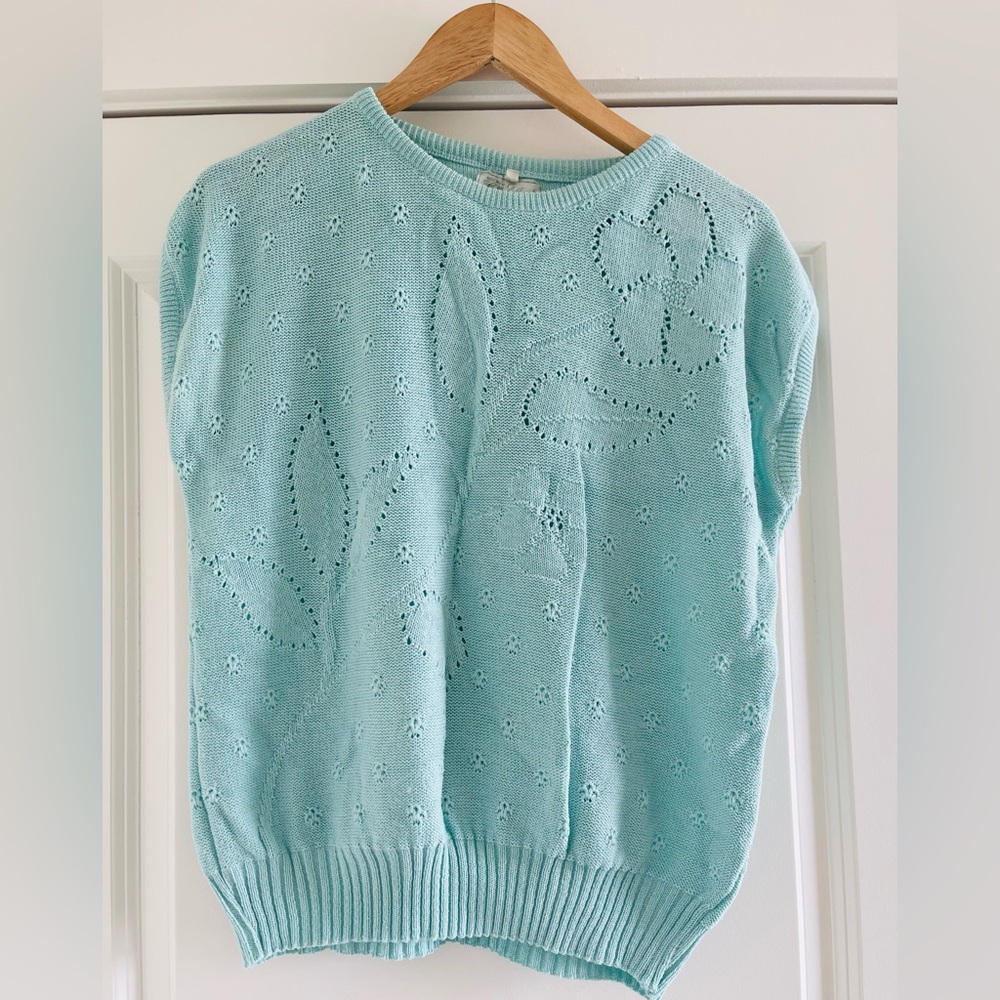 Vintage Blue Crew Neck Sweater with Intricate Knit